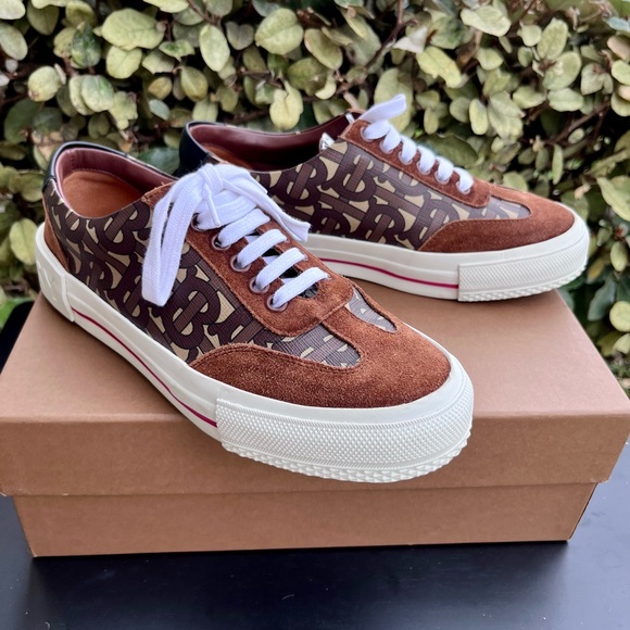 Burberry Suede Sneaker size 36 - Picture 2 of 15